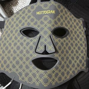 Hottorak Face Mask with Gold Pattern